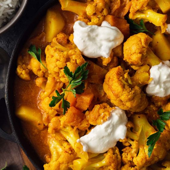 Kürbis-Blumenkohl Curry eignet sich zum Mitnehmen in die Arbeit